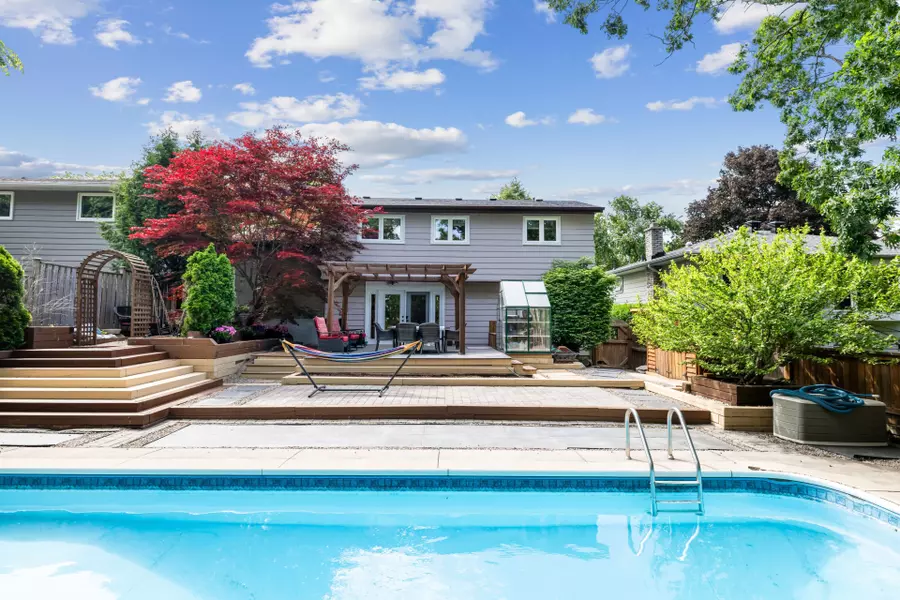 1192 Falgarwood DR, Oakville, ON L6H 2L3