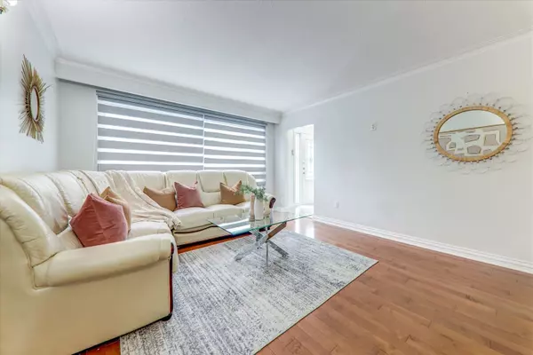 Toronto E09, ON M1K 4G9,1074 Midland AVE