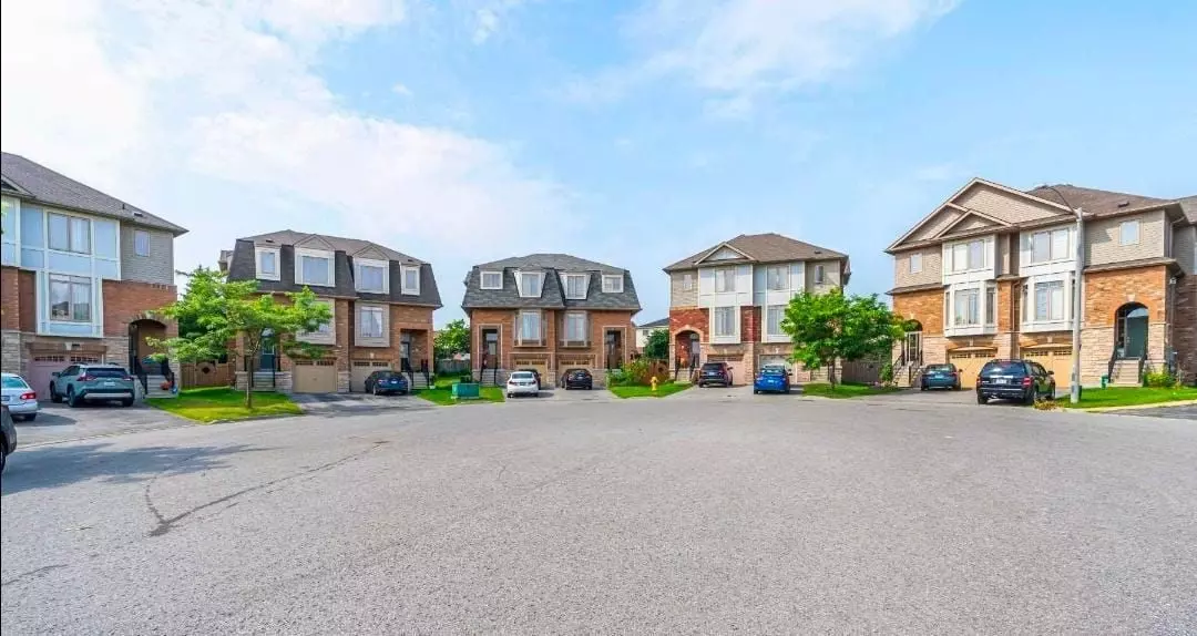 37 Horton ST, Ajax, ON L1Z 1E3