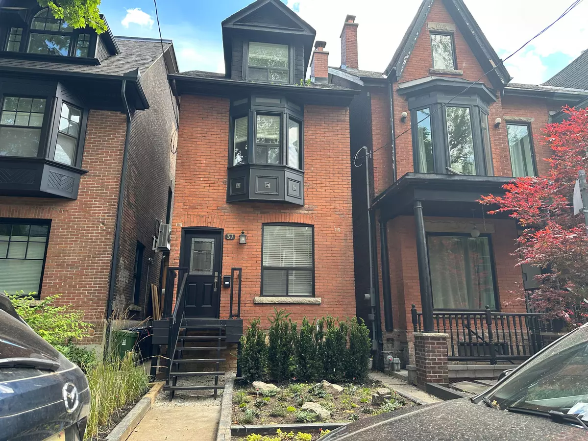 Toronto E01, ON M4M 2H6,37 Grant ST