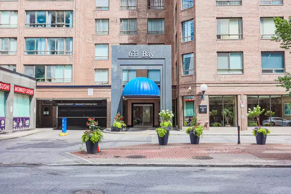 Toronto C01, ON M5G 2G4,633 Bay ST #318
