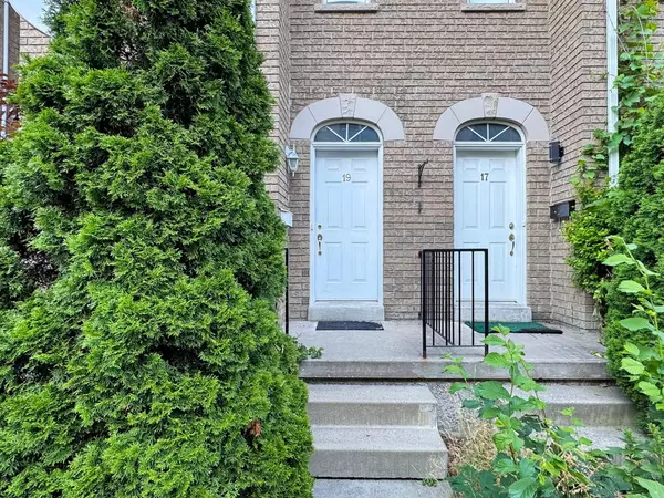 Toronto E02, ON M4C 5C6,19 Trent AVE