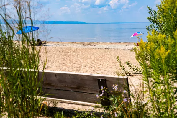35 Falvo ST, Wasaga Beach, ON L9Z 0G8