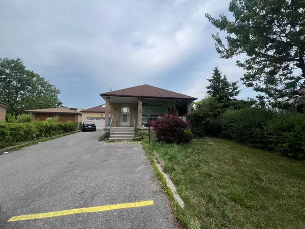 88 Cuffley CRES N, Toronto W05, ON M3K 1Y2