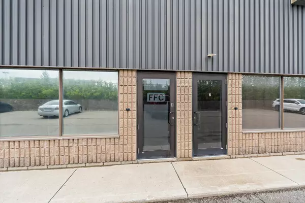 Halton Hills, ON L7G 5G8,150 Armstrong AVE #8