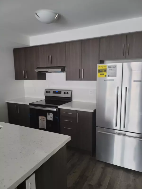 Brampton, ON L7A 5A7,35 Romilly AVE N #8