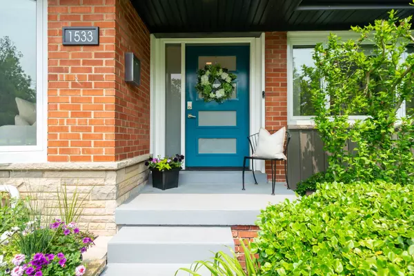 Mississauga, ON L5E 2T8,1533 Rometown DR