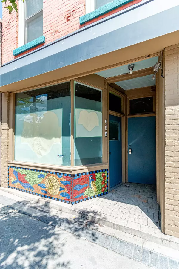 Hamilton, ON L8P 1A9,246-248 King ST W