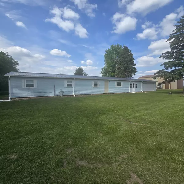 16303 W Canada Road, Polo, IL 61064