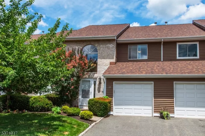 32 Castle Ridge Dr, East Hanover Twp., NJ 07936