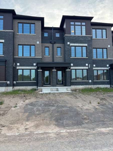 52 LILAC LN, Thorold, ON L3B 5N5