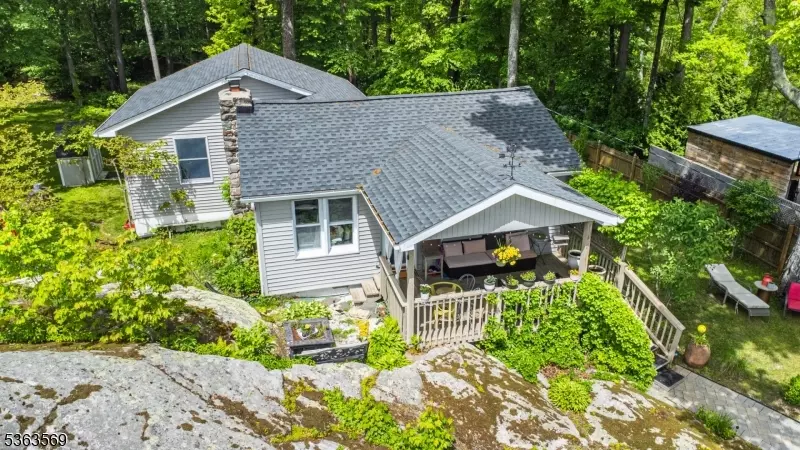Hardyston Twp., NJ 07460,36 Lake Shore Rd WEST