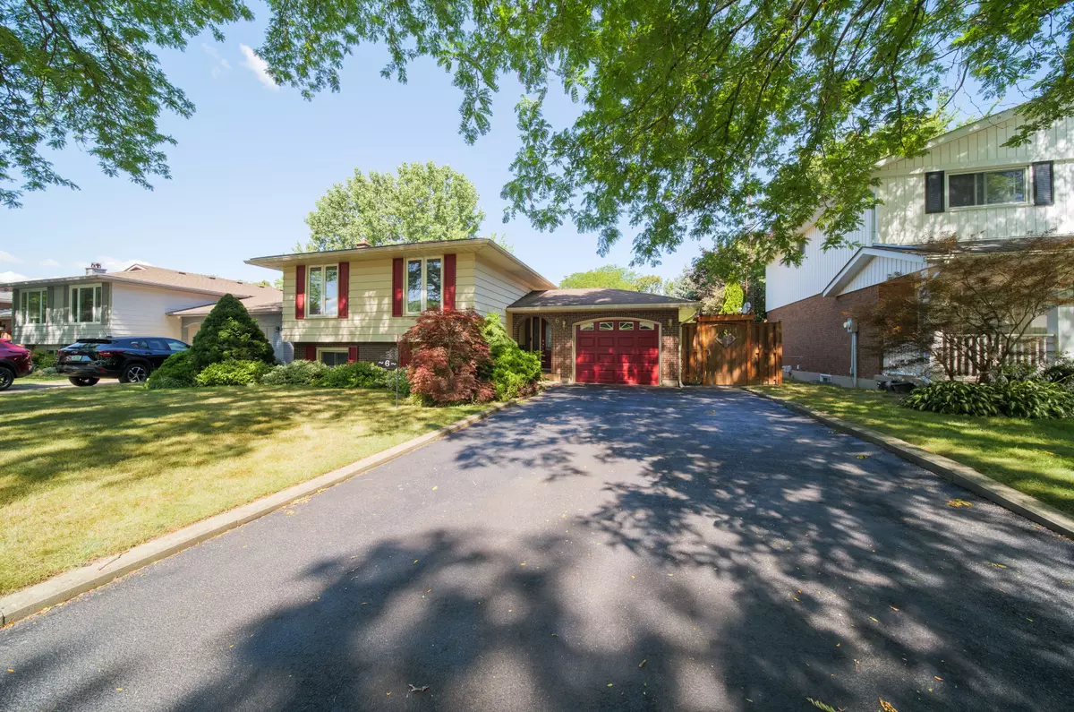 St. Catharines, ON L2N 6R9,6 Deanna CRES