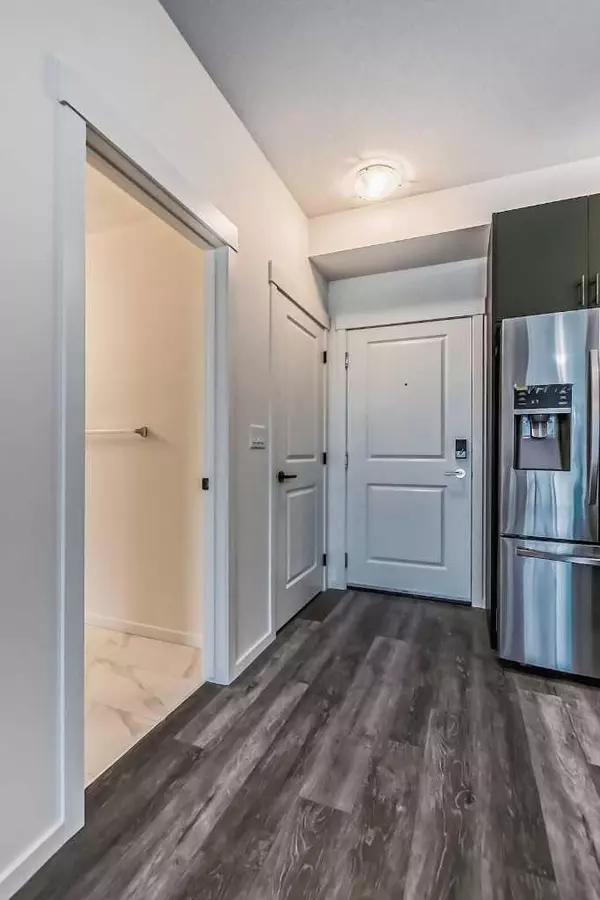 Calgary, AB T3P 1E5,15 Sage Meadows LNDG Northwest #4414