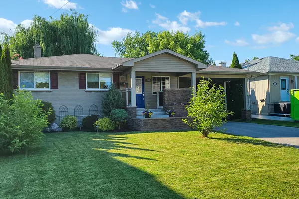 907 Fourth ST, Mississauga, ON L5E 1J8