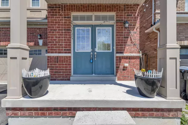 Brampton, ON L6Y 0G8,38 George Robinson DR
