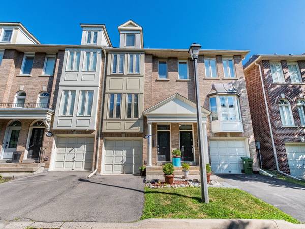 38 Mendota RD #7, Toronto W07, ON M8Y 1E8