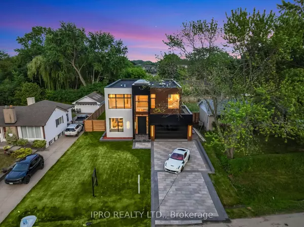 Oakville, ON L6L 2S3,1328 Waverly AVE