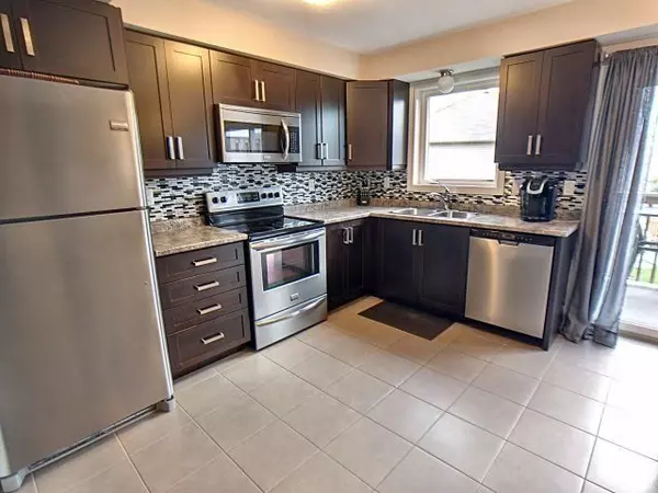 Hamilton, ON L8J 0H4,201 Westbank TRL #12