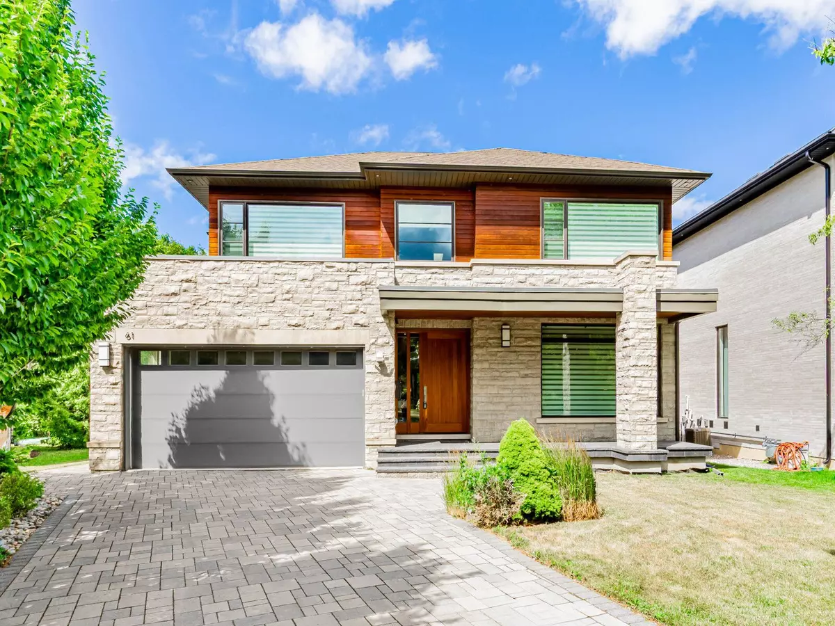 Toronto C13, ON M3B 2S4,61 Hemford CRES