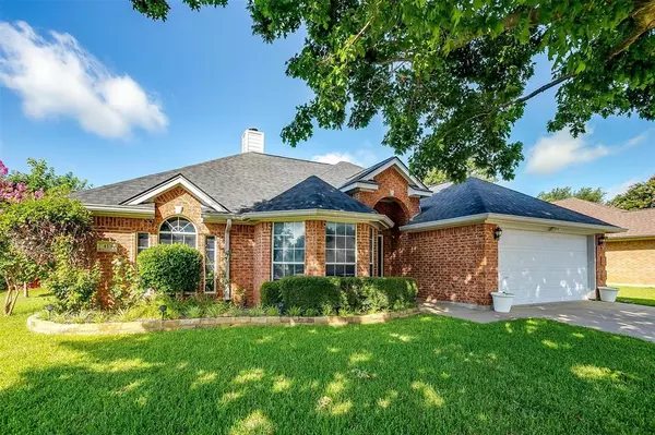 413 Jeffdale Drive, Burleson, TX 76028