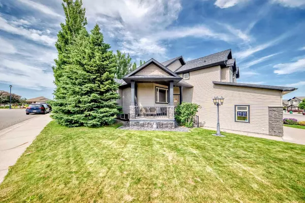 Lethbridge, AB T1K 7Y4,41 Canyoncrest PT W