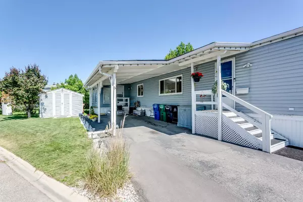 Calgary, AB T3G4E4,99 Arbour Lake RD Northwest #62