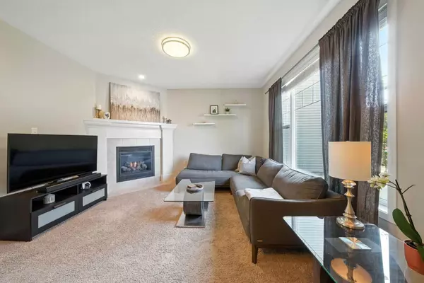 Calgary, AB T3M 0L8,420 Cranberry CIR SE