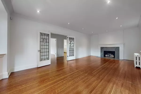 Toronto C09, ON M4T 1C2,41 Rosedale Heights DR
