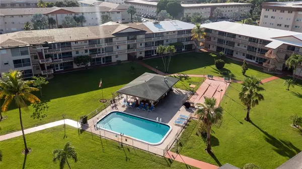 5300 Washington St #D303, Hollywood, FL 33021