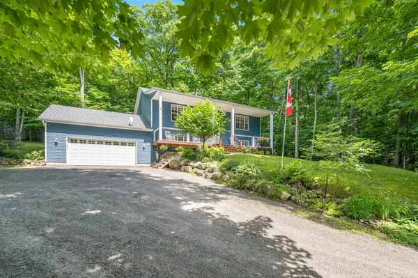 Tiny, ON L9M 0B5,85 Farlain Lake RD E