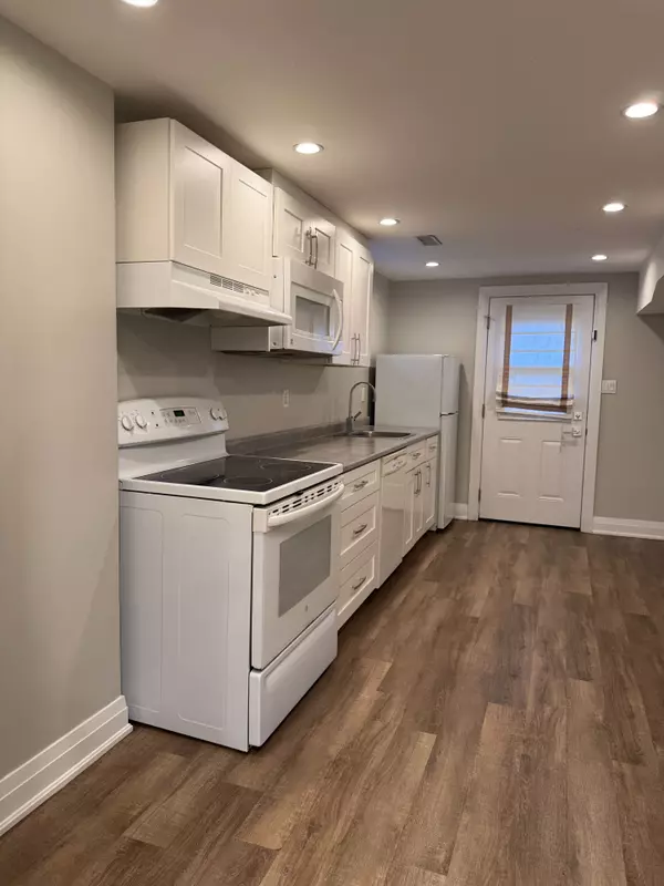 Oakville, ON L6H 6B9,450 Levanna LN #Lower