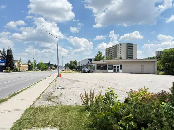 Woodstock, ON N4S 1H1,896 Dundas ST