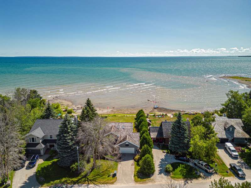 121 Fieldcrest CT, Blue Mountains, ON N0H 1J0