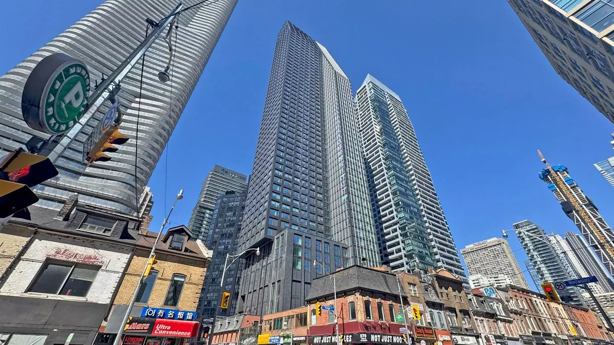 Toronto C01, ON M4Y 0J5,8 Wellesley ST W #5707