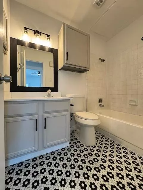 Dallas, TX 75206,1503 N Garrett Avenue #202