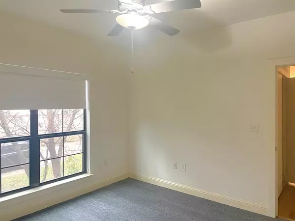 Dallas, TX 75214,6159 Oram Street #104