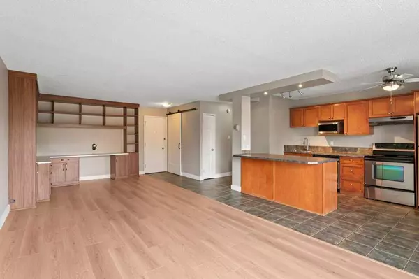 Calgary, AB T2T 0K3,1027 Cameron AVE Southwest #202