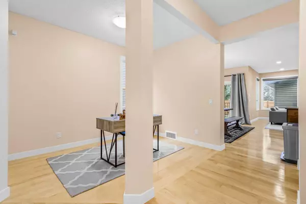 Calgary, AB T3M 0V2,6 Auburn Shores WAY SE