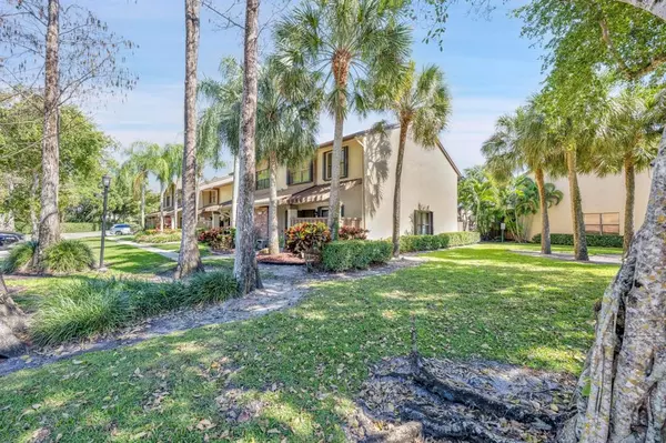 Coconut Creek, FL 33063,3963 Cocoplum Cir #F