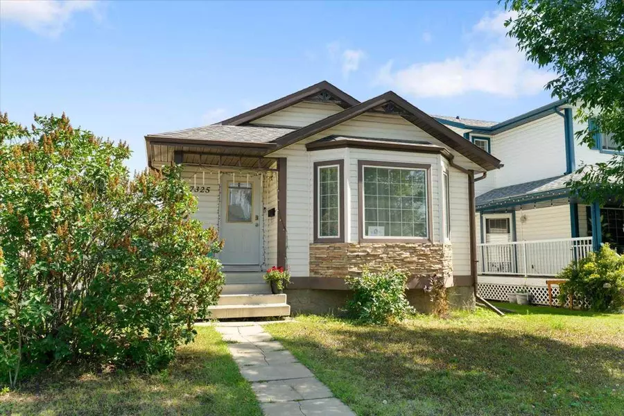 7325 Kateri DR, Grande Prairie, AB T8W2N2