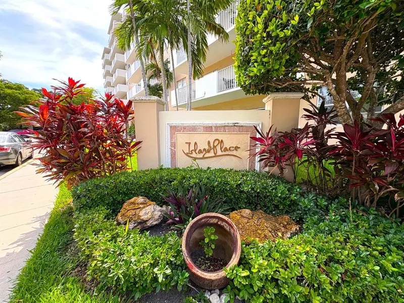 1455 N Treasure Dr #3B, North Bay Village, FL 33141