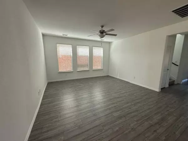 Garland, TX 75040,5417 Windsong Way
