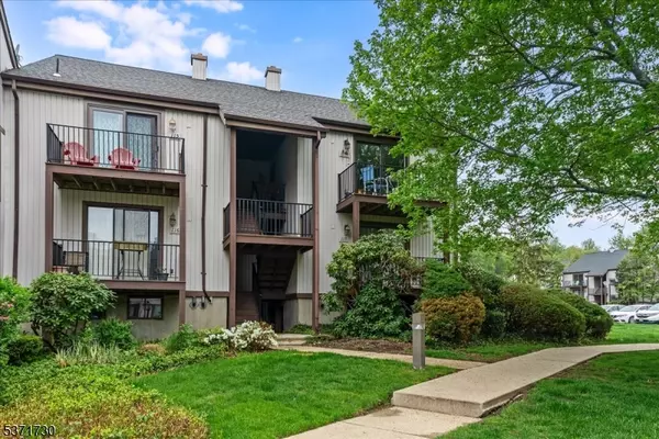 7117 Dell Pl #117, Stanhope Boro, NJ 07874