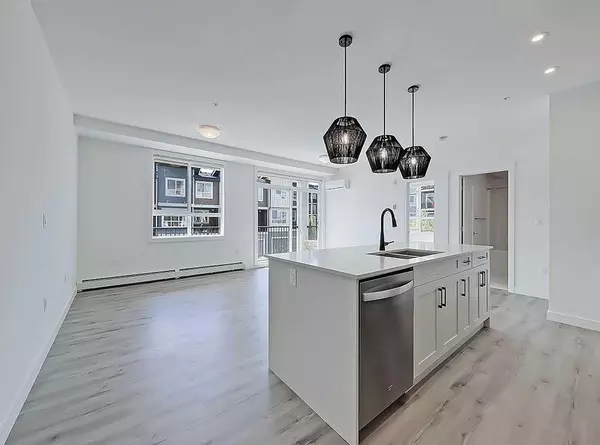 Calgary, AB T2X 5E2,25 Walgrove WALK Southeast #201