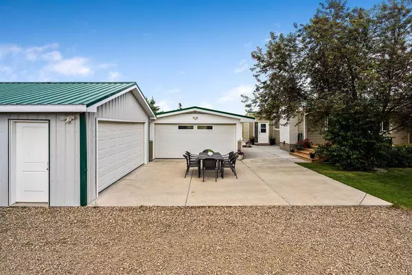Rural Foothills County, AB T1V 1N2,562124 40 ST E