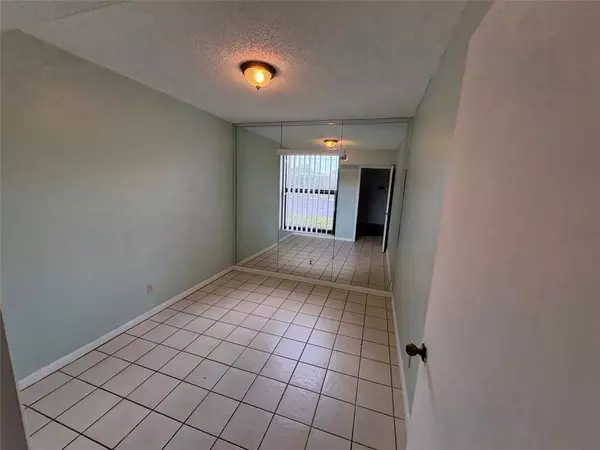 Tamarac, FL 33321,7406 Woodmont Ter #106