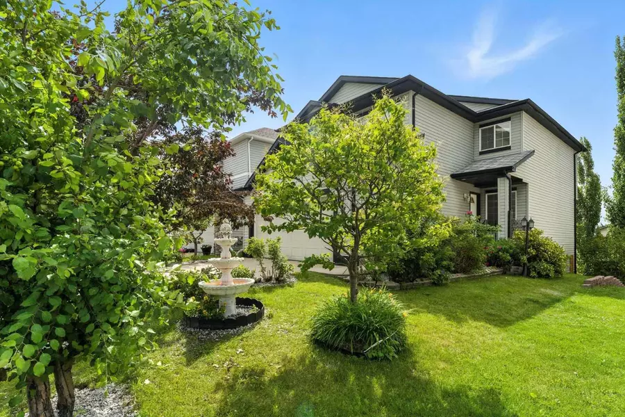 34 Tuscarora WAY NW, Calgary, AB T3L 2G9