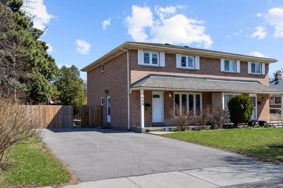 435 Melores DR, Burlington, ON L7L 4V3