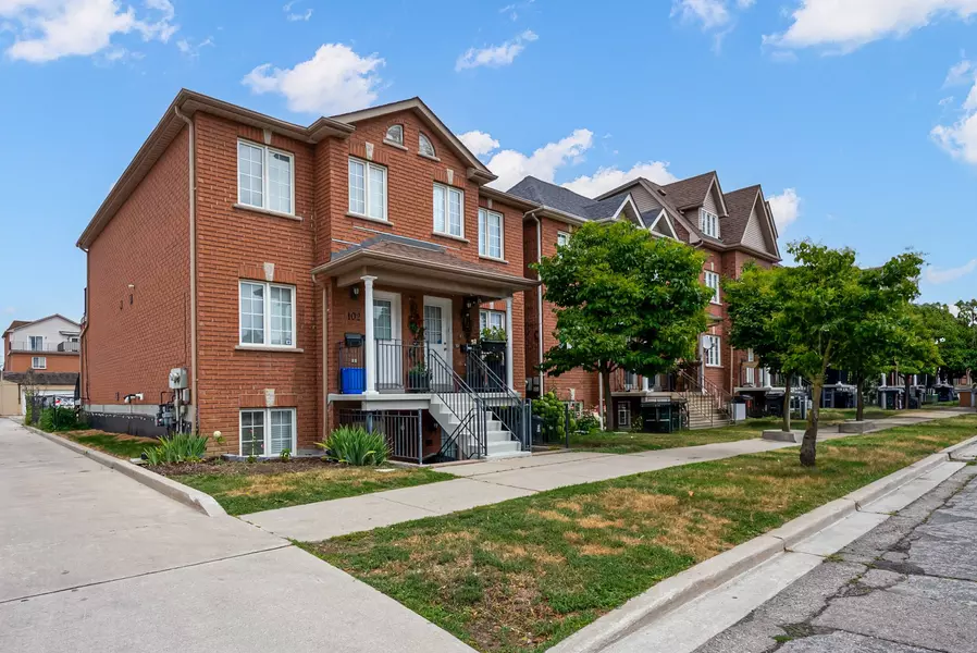 98 Connolly ST, Toronto W03, ON M6N 5G3
